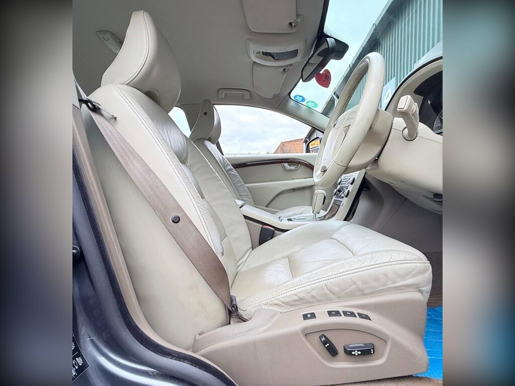 Volvo S80 Executive V8 Awd White #24