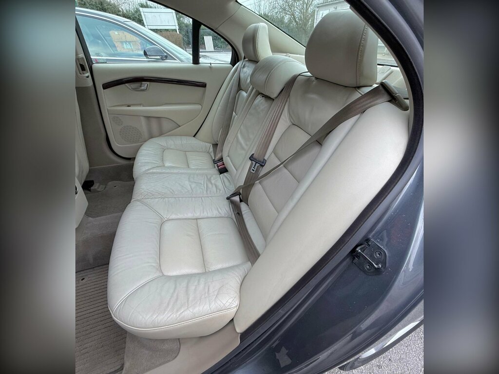 Volvo S80 Executive V8 Awd White #42