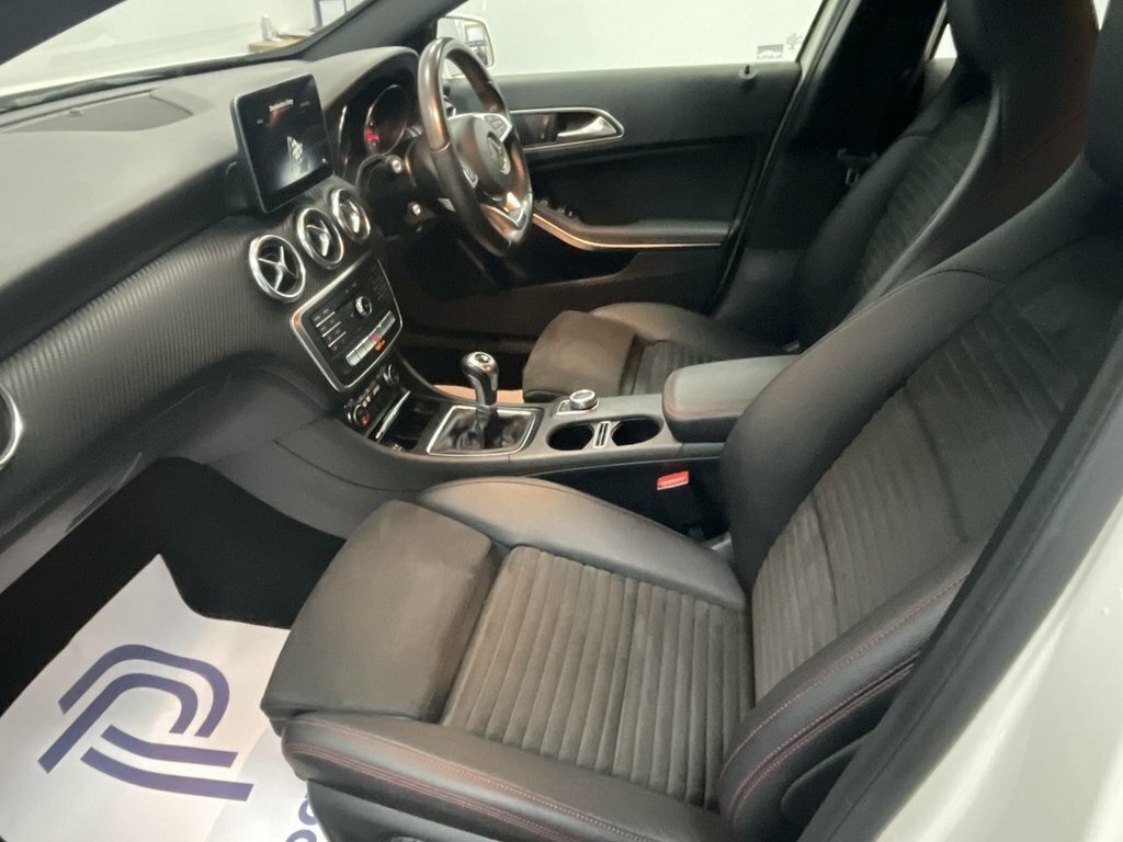 Mercedes-Benz A Class 1.6L Amg Line White #4