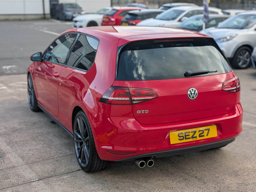 Volkswagen Golf 2.0 Tdi Gtd YM64ORG Red #5