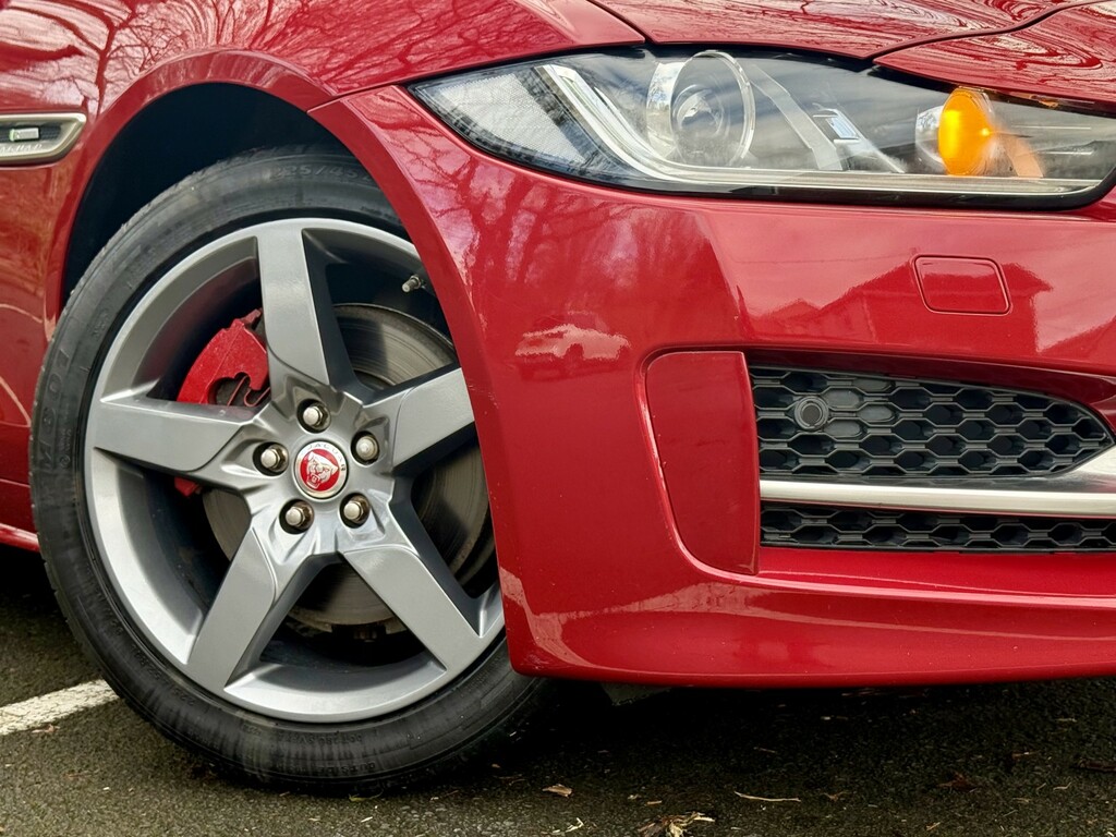 Jaguar XE Saloon 2.0 Gtdir-sport 240Cam-meridian-xenon-fsh AF66VKE Red #4