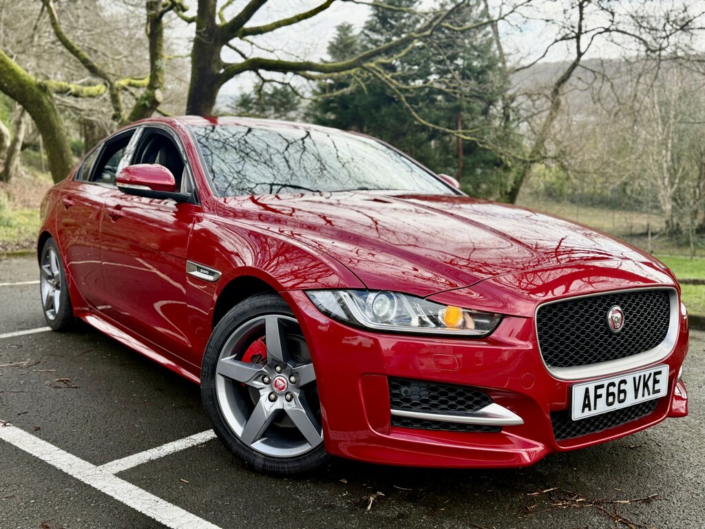 Jaguar XE Saloon 2.0 Gtdir-sport 240Cam-meridian-xenon-fsh Red