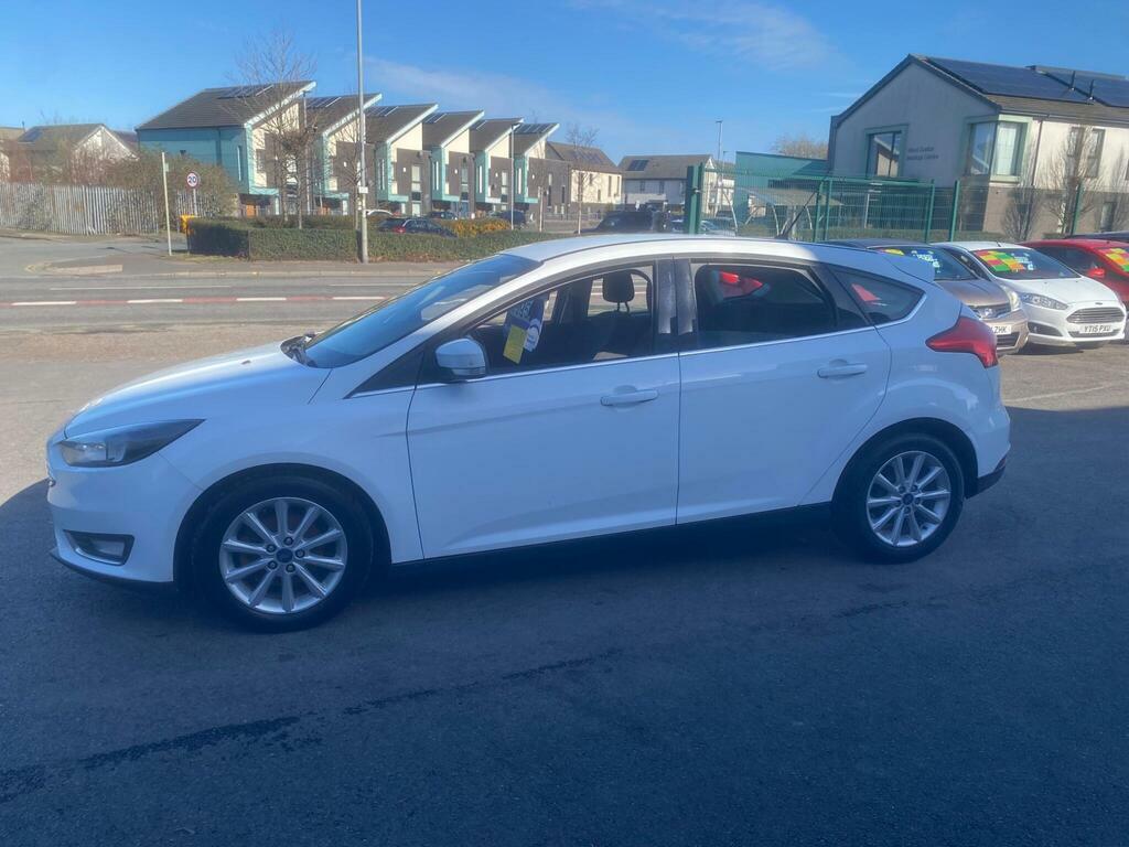 Ford Focus 1.6 Tdci Titanium Euro 5 Ss DO53JEN White #3