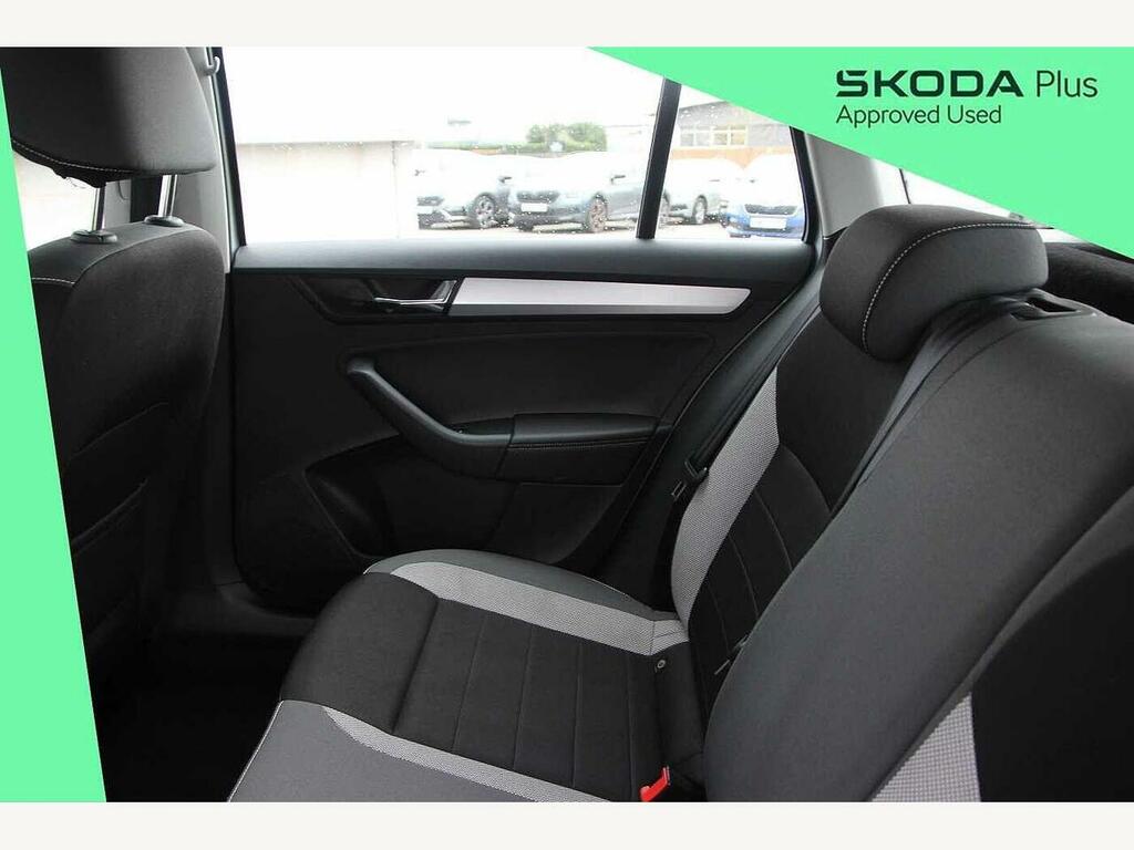 Skoda Rapid 1.0 Tsi 110Ps Se Tech Dsg Spaceback 5-Dr Grey #9