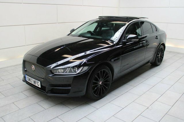 Jaguar XE Saloon OW17WFC Black #5