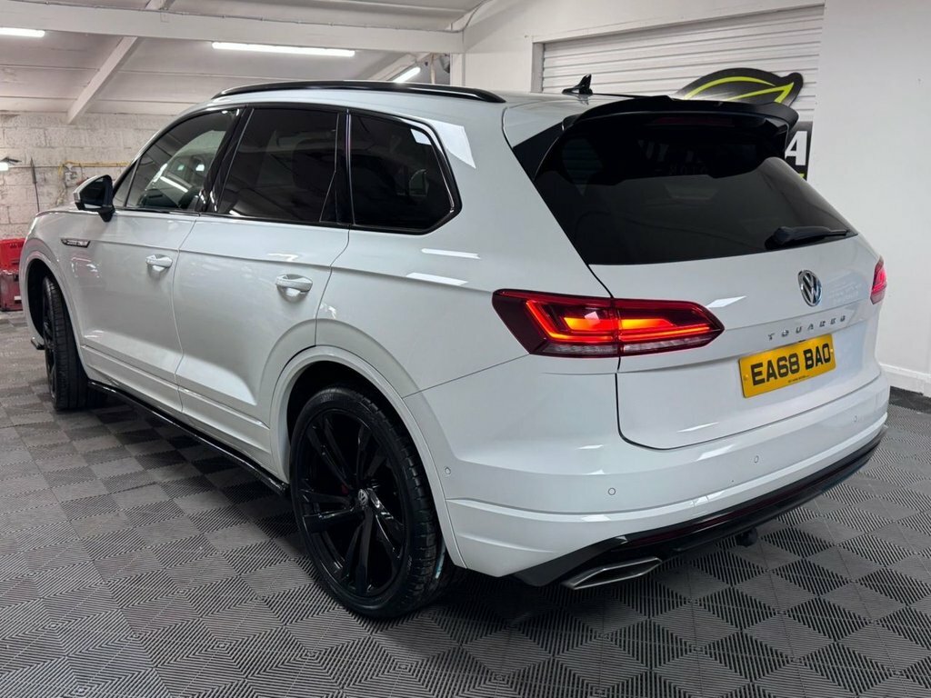 Volkswagen Touareg 3.0 Tdi V6 R-line Tech Suv Tiptronic 4M White #4