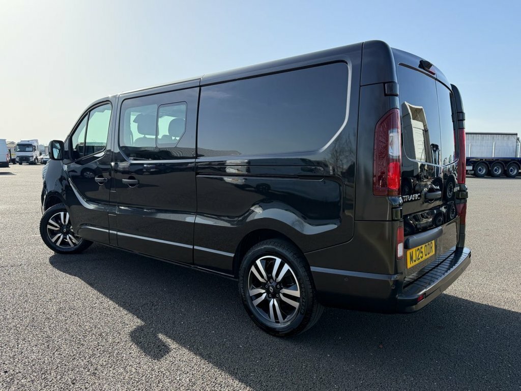 Renault Trafic 2L Extra Sport MJ25ODR Black #2