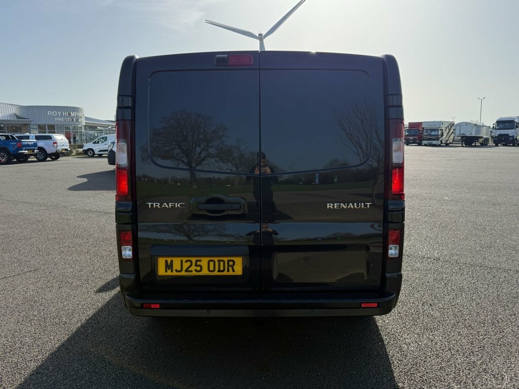Renault Trafic 2L Extra Sport MJ25ODR Black #3