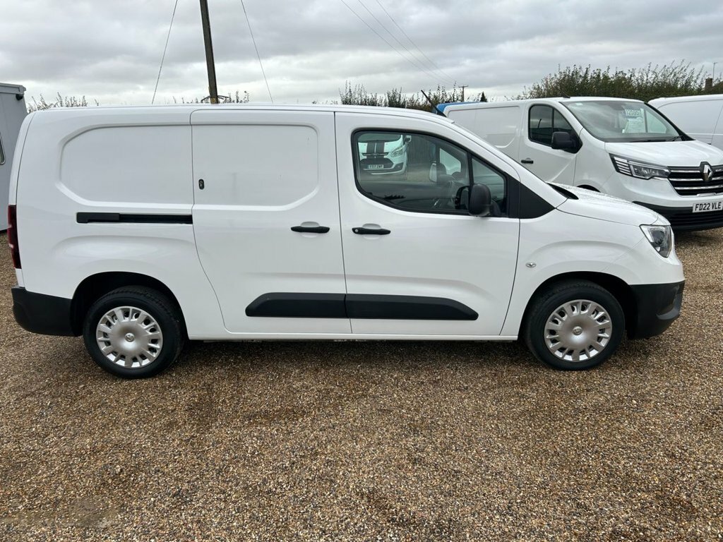 Vauxhall Combo 1.5L Dynamic KN21XNC White #5
