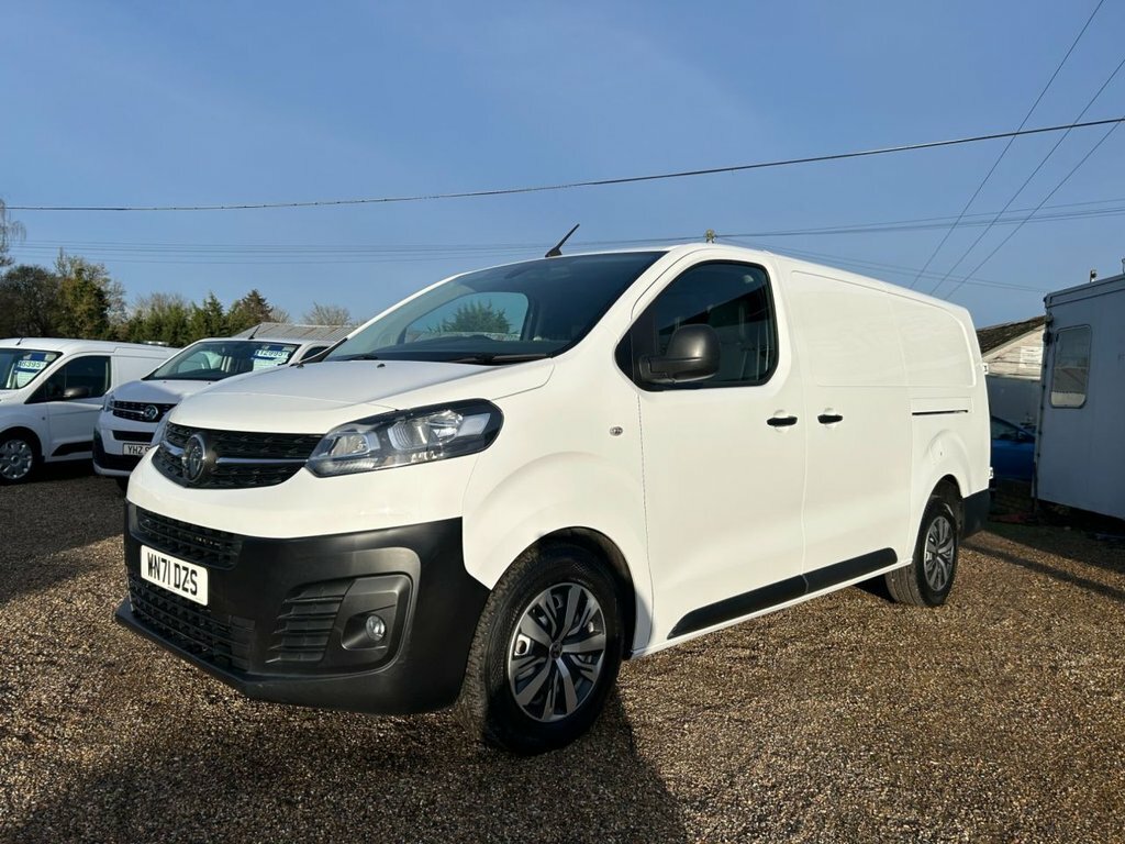 Vauxhall Vivaro 1.5L Dynamic 6Dr WN71DZS White #2