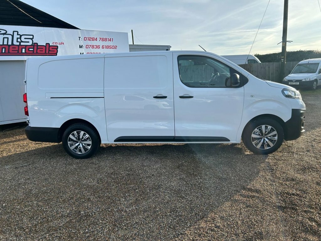 Vauxhall Vivaro 1.5L Dynamic 6Dr WN71DZS White #5