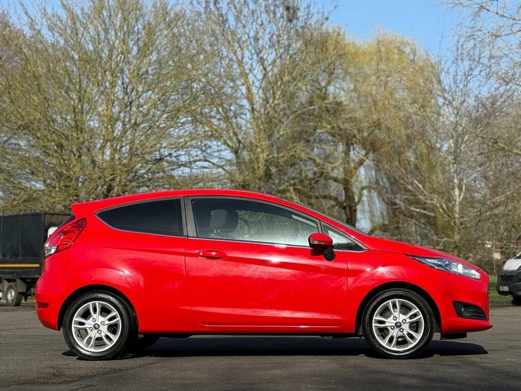 Ford Fiesta Hatchback 1.25 Zetec Euro 6 201717 SN17TKC Red #6
