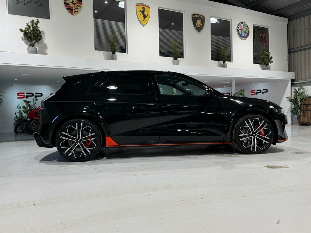 Hyundai Ioniq 5 84Kwh N Hatchback Awd 650 Ps RJ24CMU Black #2