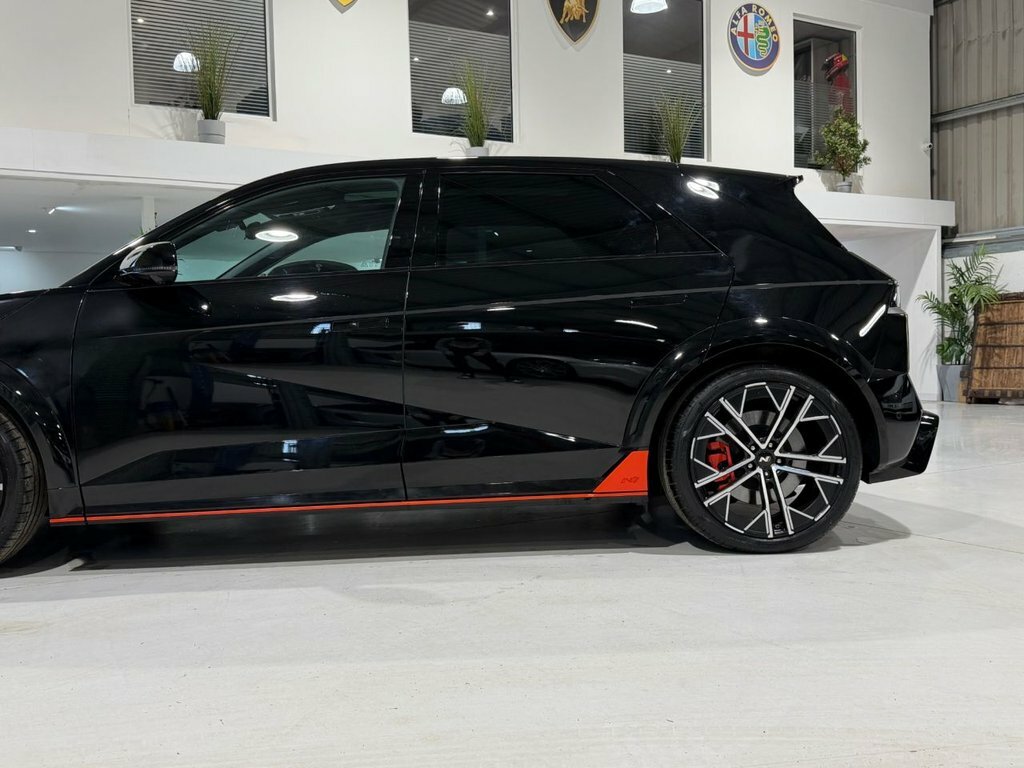 Hyundai Ioniq 5 84Kwh N Hatchback Awd 650 Ps RJ24CMU Black #5