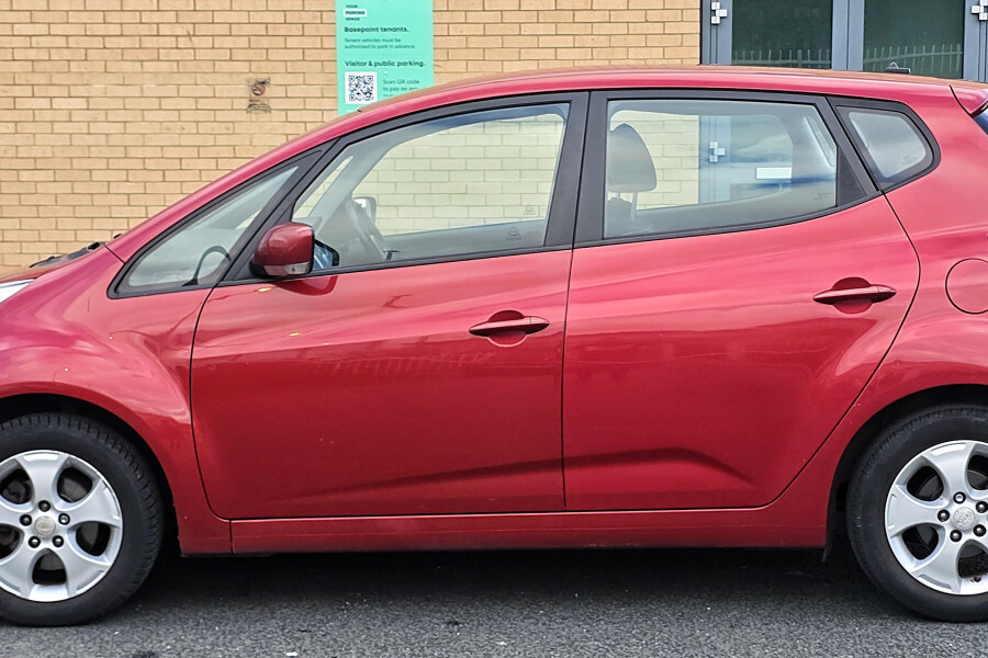 Kia Venga Mpv PX13ZZL Red #6