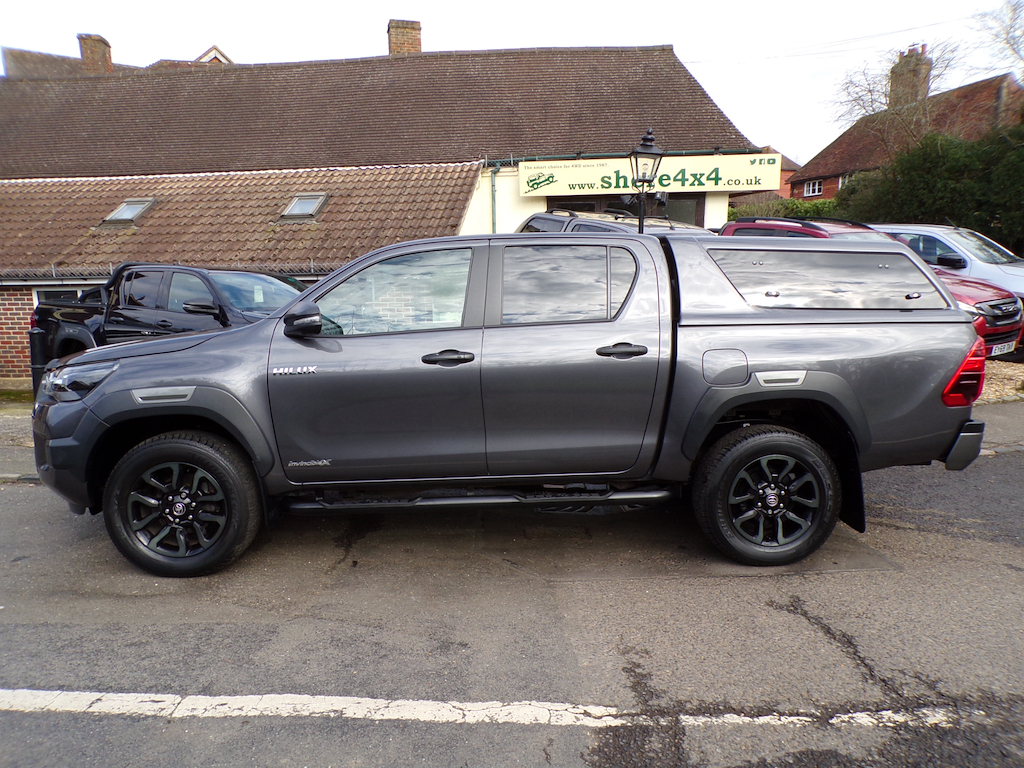 Toyota HILUX 2.8 D-4d Invincible X Pickup Double Cab EX73ZPF Grey #6