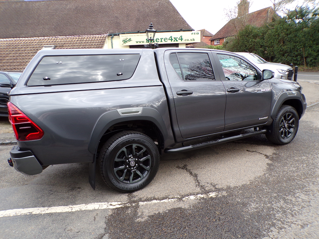 Toyota HILUX 2.8 D-4d Invincible X Pickup Double Cab EX73ZPF Grey #3