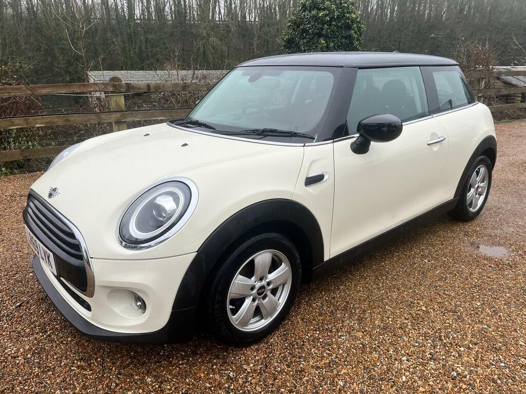 Mini Hatch Hatchback 1.5 Cooper Classic Euro 6 Ss 201 LR69LYK White #3