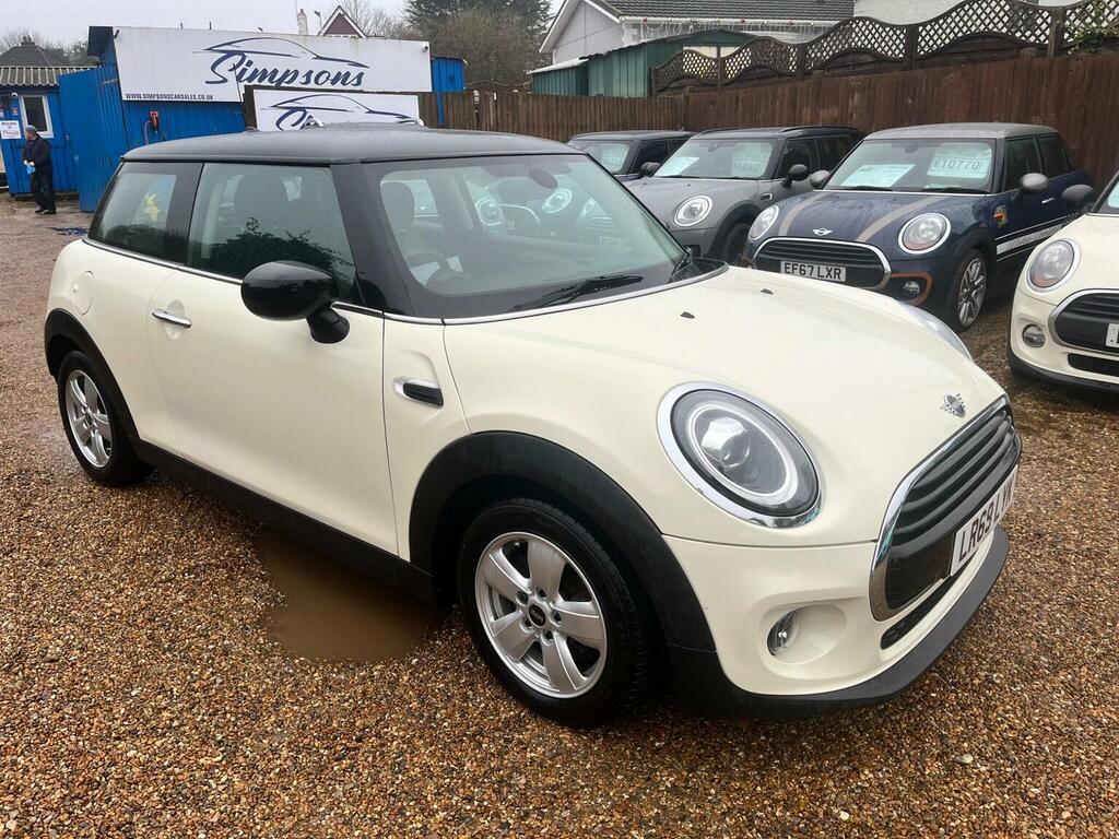 Mini Hatch Hatchback 1.5 Cooper Classic Euro 6 Ss 201 LR69LYK White
