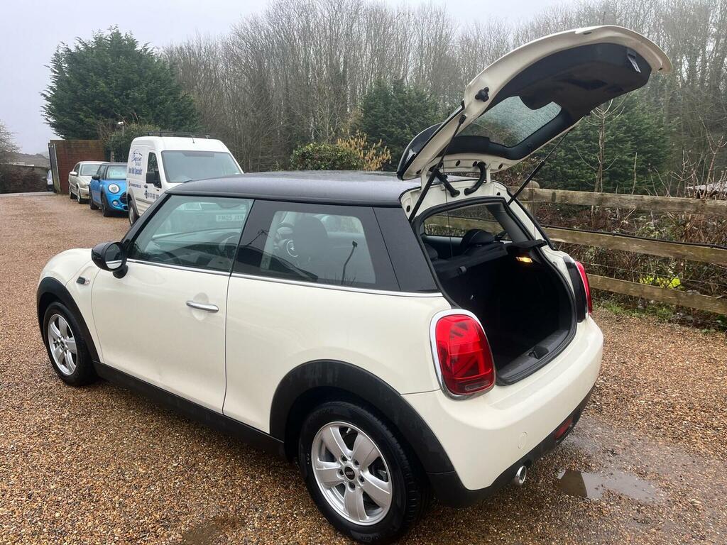 Mini Hatch Hatchback 1.5 Cooper Classic Euro 6 Ss 201 LR69LYK White #5