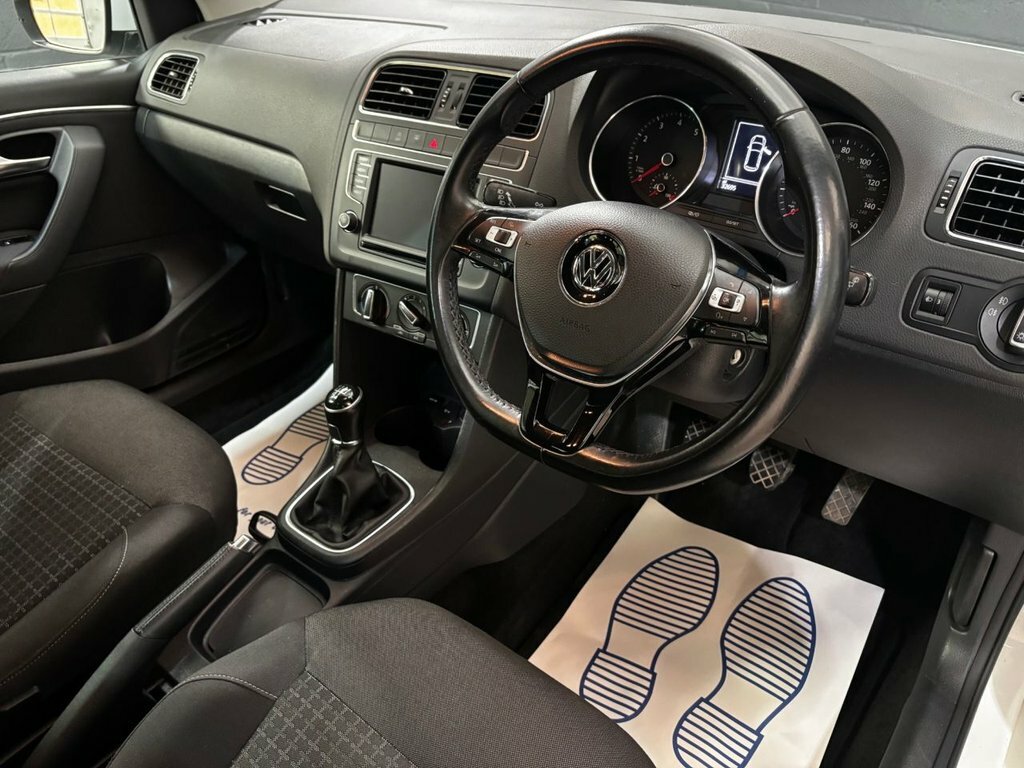 Volkswagen Polo 1L Match RE66RYP White #2