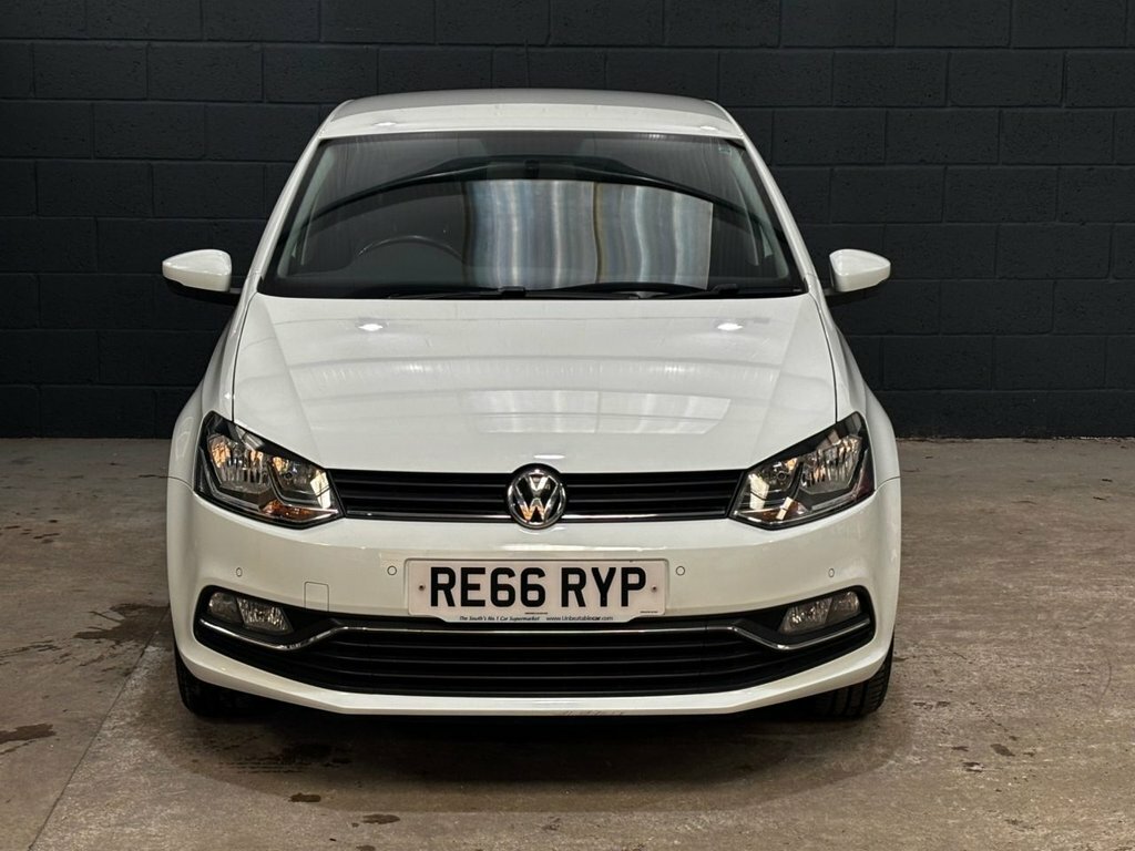 Volkswagen Polo 1L Match RE66RYP White #3