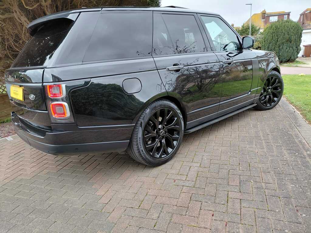 Land Rover Range Rover 4.4 Sd V8 Vogue Black #3