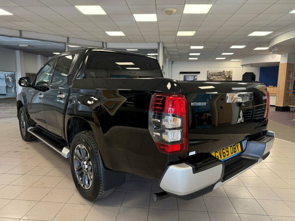 Mitsubishi L200 2.2L Dc Barbarian Black #4