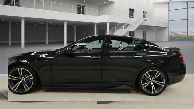 BMW M5 V8 Saloon Black #6