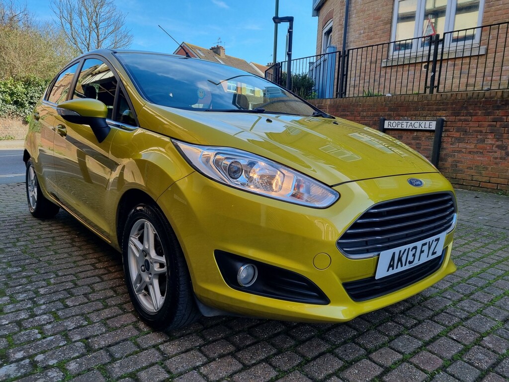 Ford Fiesta Hatchback 1.5 Tdci Zetec 2013 Yellow