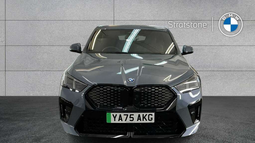 BMW iX2 230Kw Xdrive30 Shadow Edition 65Kwh 2025 YA75AKG #5
