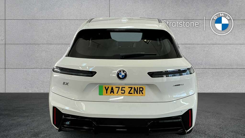 BMW iX 300Kw Xdrive45 M Sport 101Kwh 2025 YA75ZNR White #6