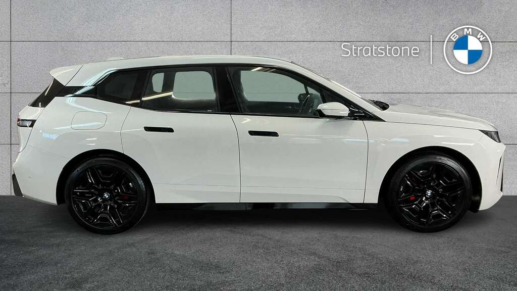 BMW iX 300Kw Xdrive45 M Sport 101Kwh 2025 YA75ZNR White #3