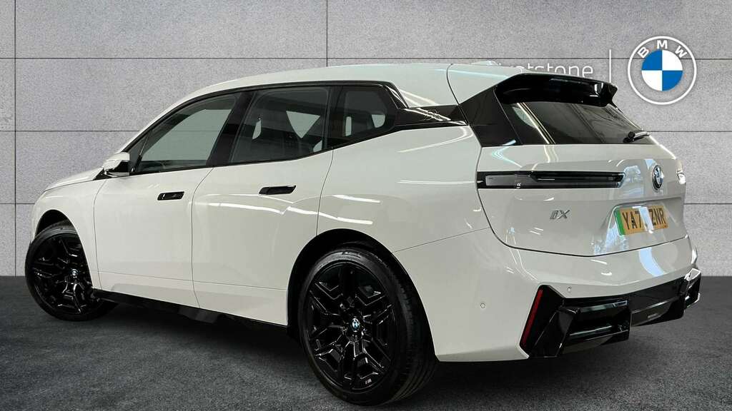 BMW iX 300Kw Xdrive45 M Sport 101Kwh 2025 YA75ZNR White #2