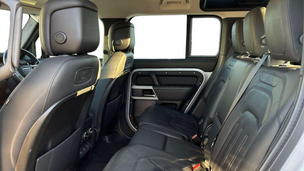 Land Rover Defender 110 2.0 P300 Hse 110 7 Seat 2021 FB21ZXC Silver #4