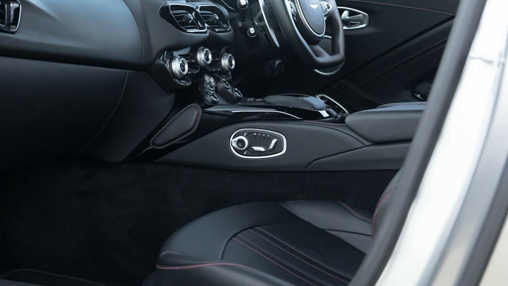Aston Martin V8 Zf 8 Speed Black #62