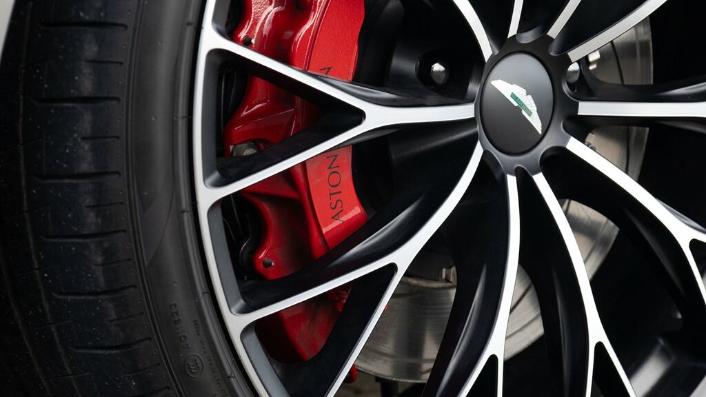 Aston Martin V8 Zf 8 Speed Black #46