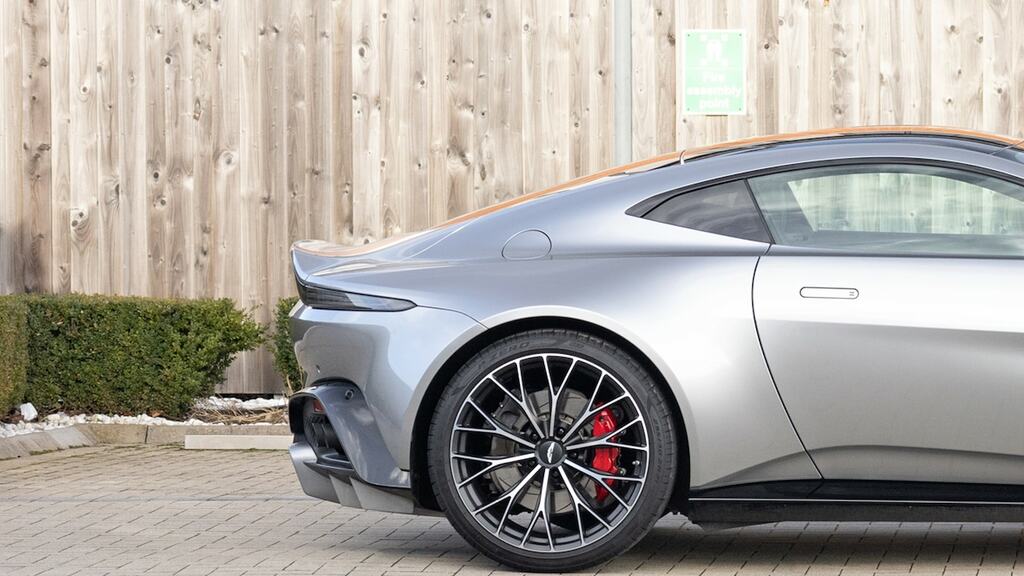 Aston Martin V8 Zf 8 Speed Black #37