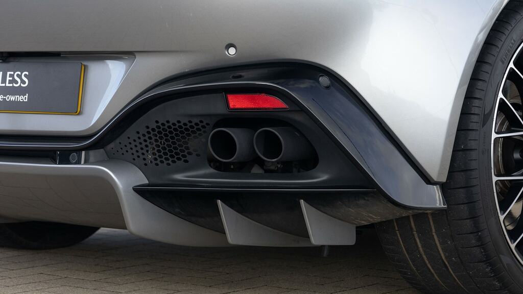 Aston Martin V8 Zf 8 Speed Black #34