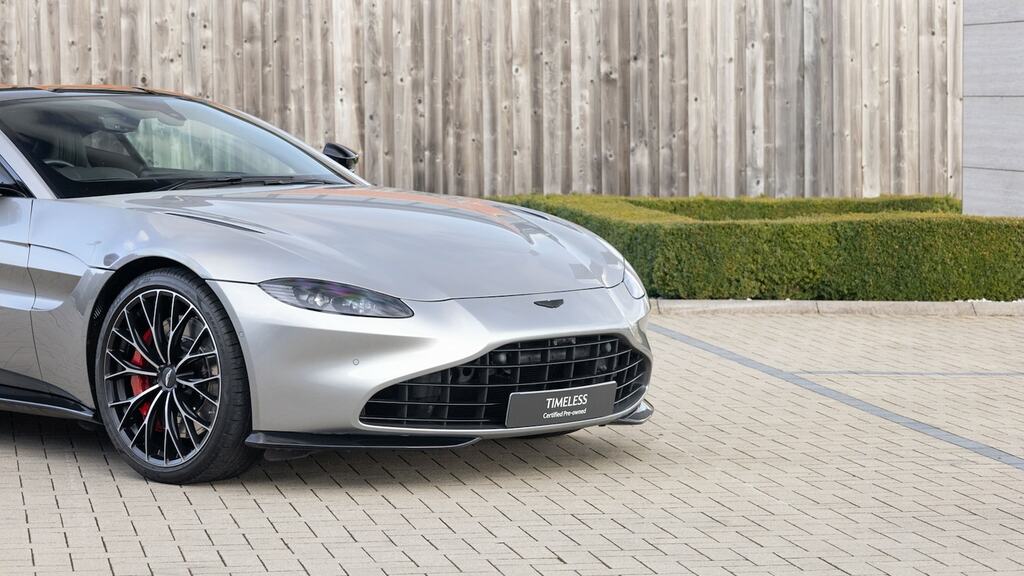 Aston Martin V8 Zf 8 Speed Black #28