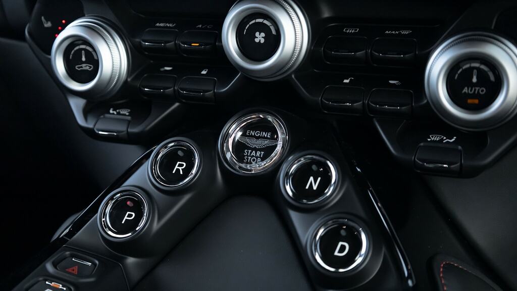 Aston Martin V8 Zf 8 Speed Black #56
