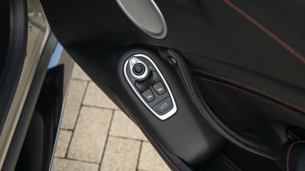Aston Martin V8 Zf 8 Speed Black #48