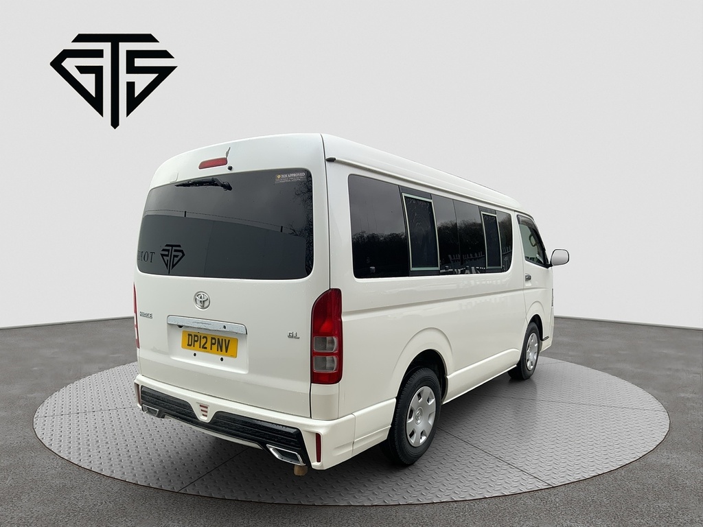 Toyota HiAce Mpv White #4