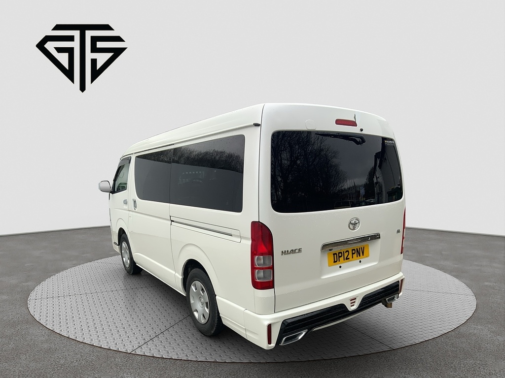 Toyota HiAce Mpv White #5