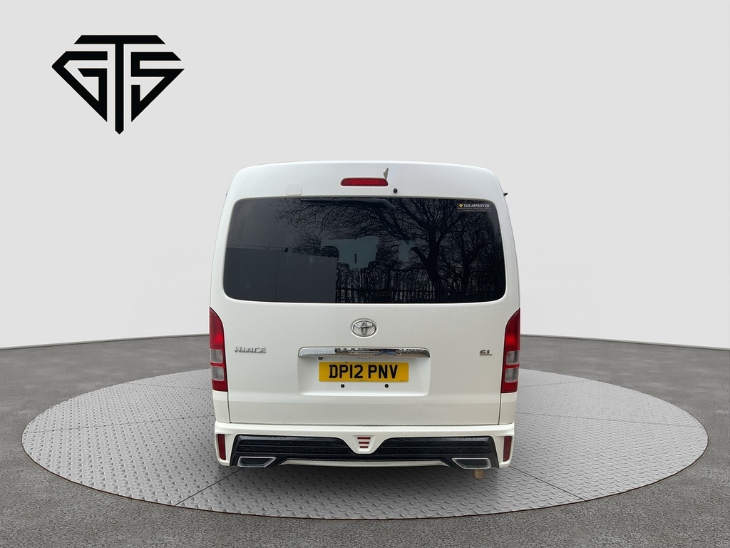 Toyota HiAce Mpv White #3