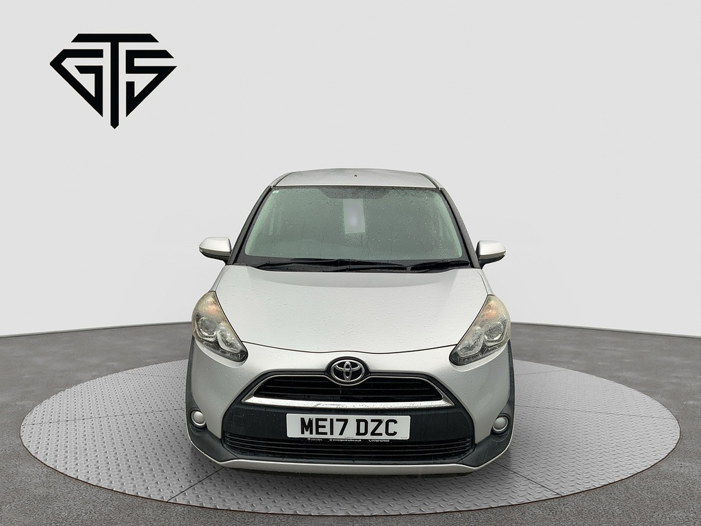 Toyota Sienta G Silver #8
