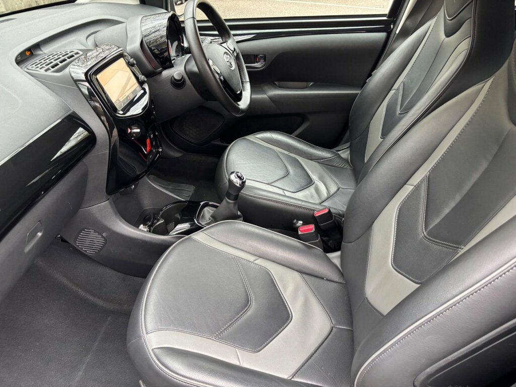 Toyota Aygo 1.0 Vvt-i X-clusiv3 Euro 6 KX18MLY Black #5