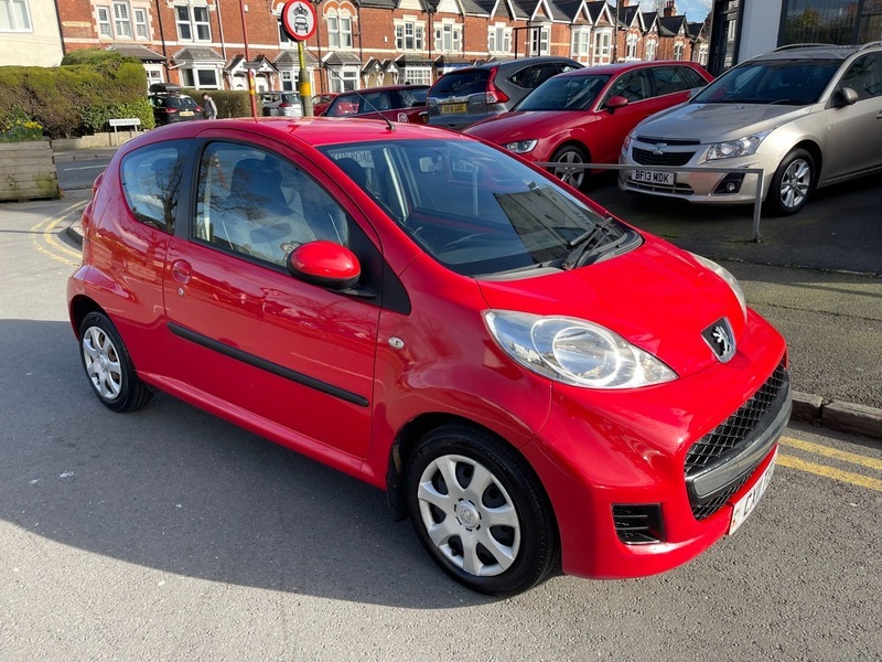 Peugeot 107 Urban Red #6