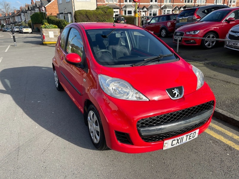 Peugeot 107 Urban Red #3