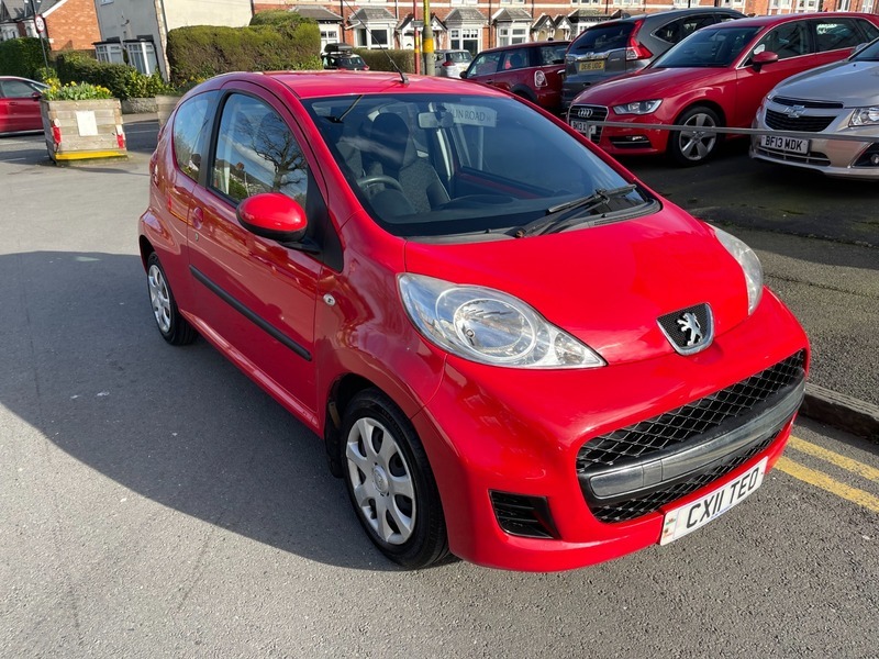 Peugeot 107 Urban Red #4